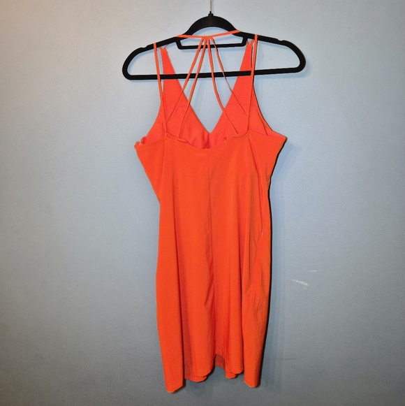 Athleta Backless Built In Bra Breathe In Dress - Picture 5 of 8